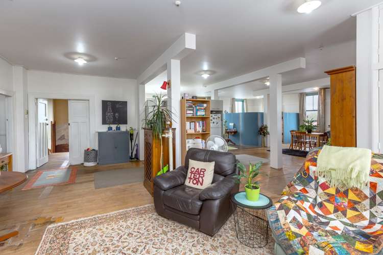 20 Memorial Square Carterton_32