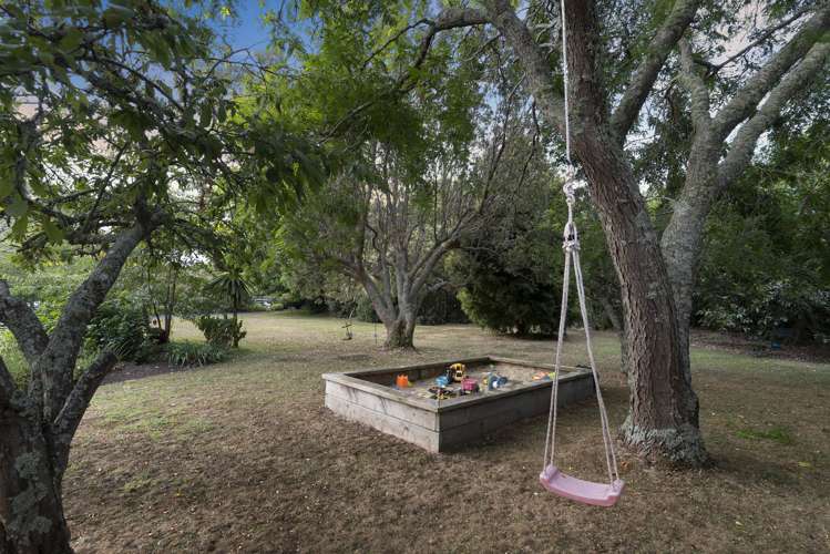 1083 Kahikatea Flat Road Waitoki_17