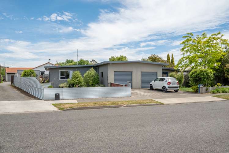 2/8 Faulkland Drive Witherlea_24