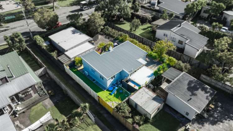 2/176 Henderson Valley Road Henderson_21