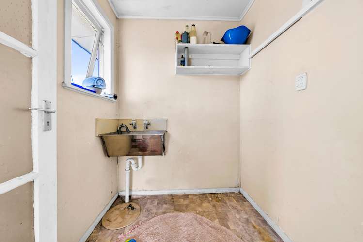 5 Staverton Crescent Mangere_17