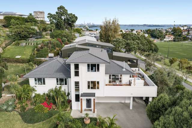 Coastal Sanctuary: 842m2 Freehold & Harbour Views