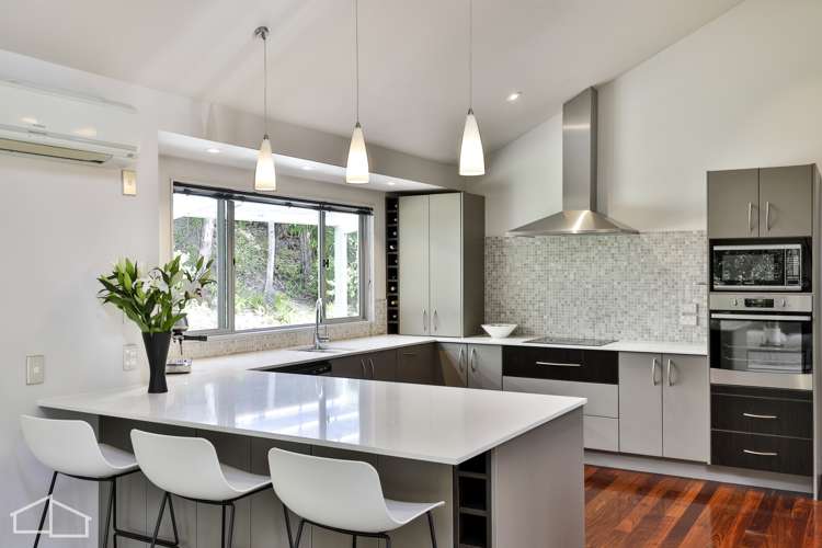 57 Staincross Street Green Bay_13