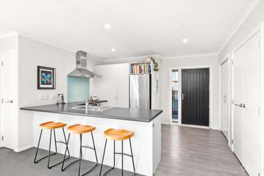 B/90 Stokes Valley Road_1