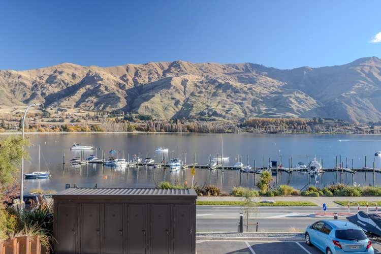 Apt 1 65 Lakeside Road Wanaka_16