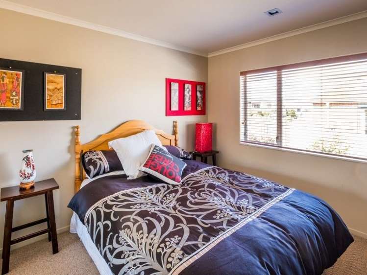 33 Saint Ives Drive Camborne_11