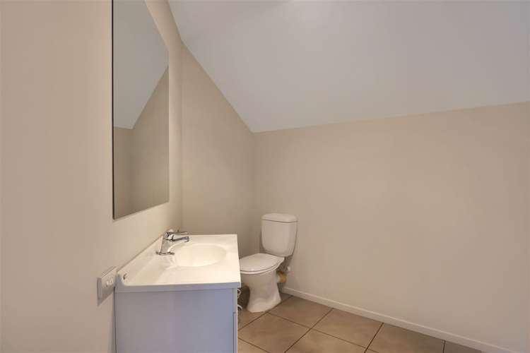 4 Country Place Allenton_30