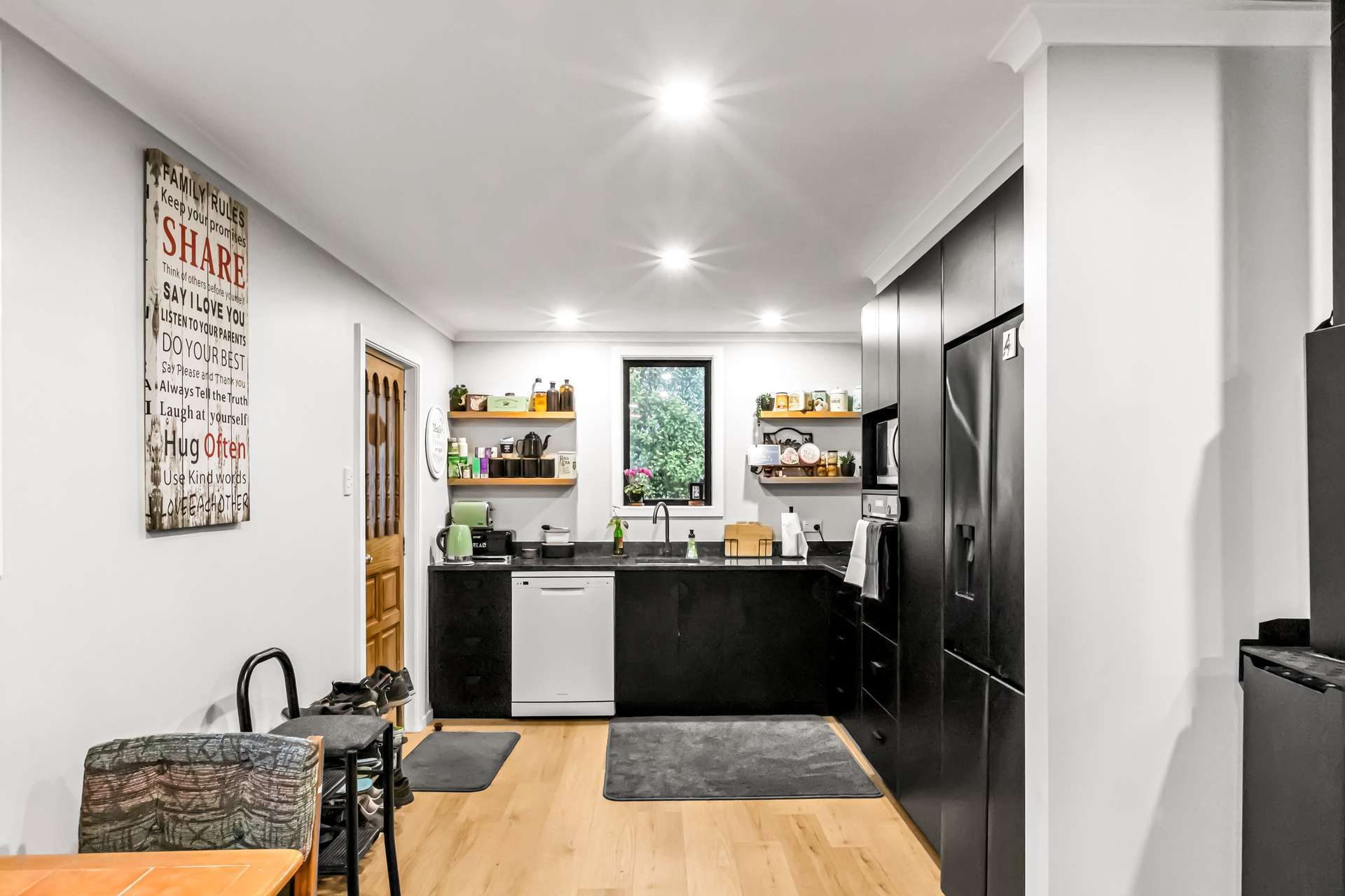 22 Gordon Terrace Gore Surrounds_0