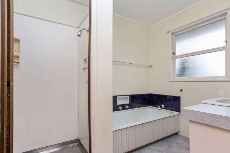 46 Royal View Road Te Atatu South_11