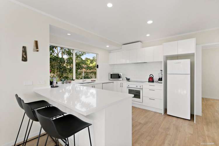 27 Mcmillan Place Mellons Bay_9