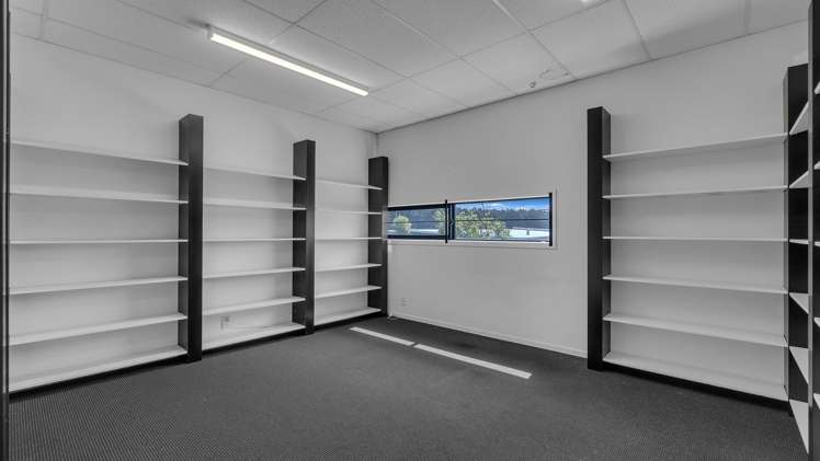 3 and 4/18 Taurus Place Bromley_9