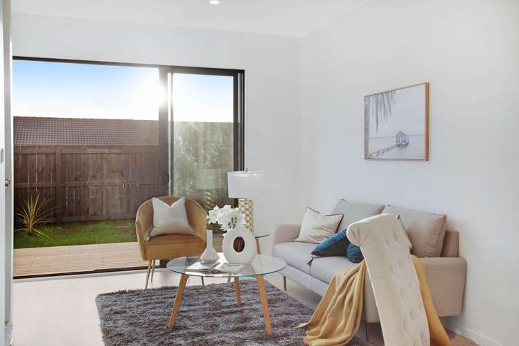 4/103 Botany Road Botany Downs_1