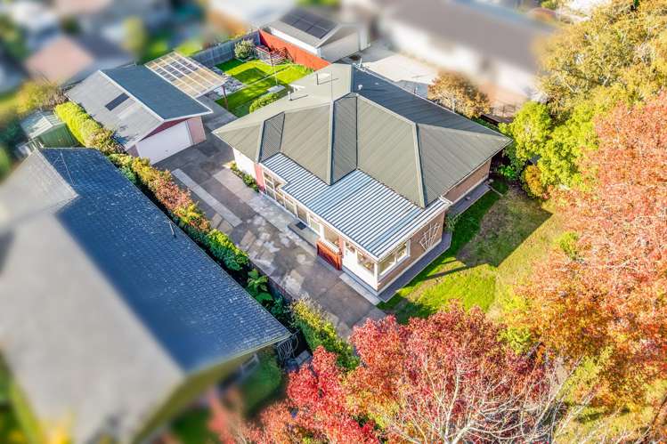 56 Woodbury Street Russley_24