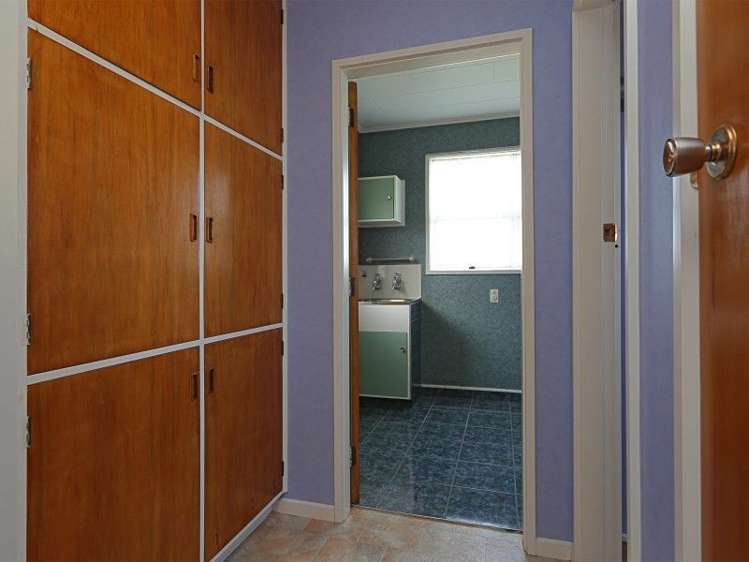 2 Holyrood Street Taradale_13