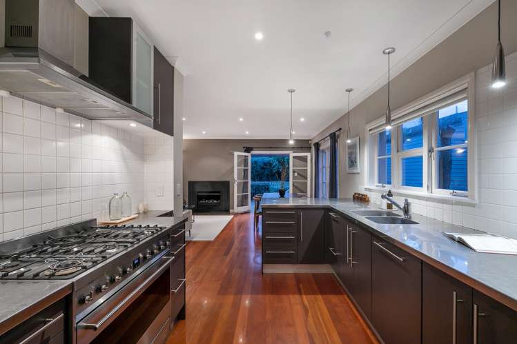 8 Johnstone Street Point Chevalier_3