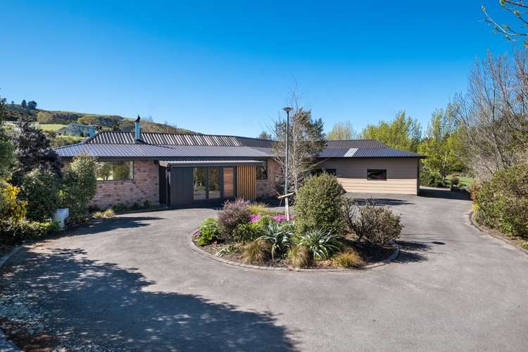 300 Tirohanga Road_0