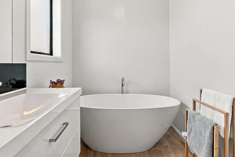 63 Basingstoke Street Aranui_13