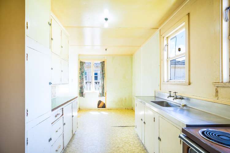 33 Gibson Crescent Naenae_8