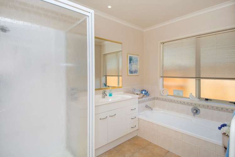 14 Pacific Cove Drive Papamoa_12