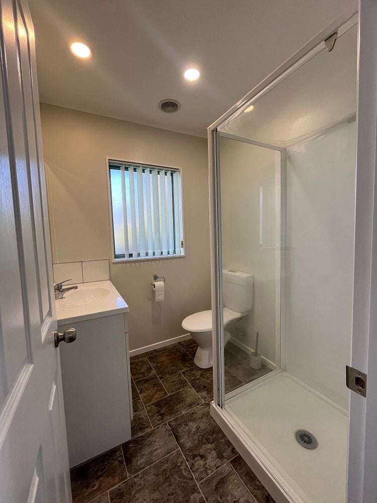2/7 Marbeth Court Botany Downs_16