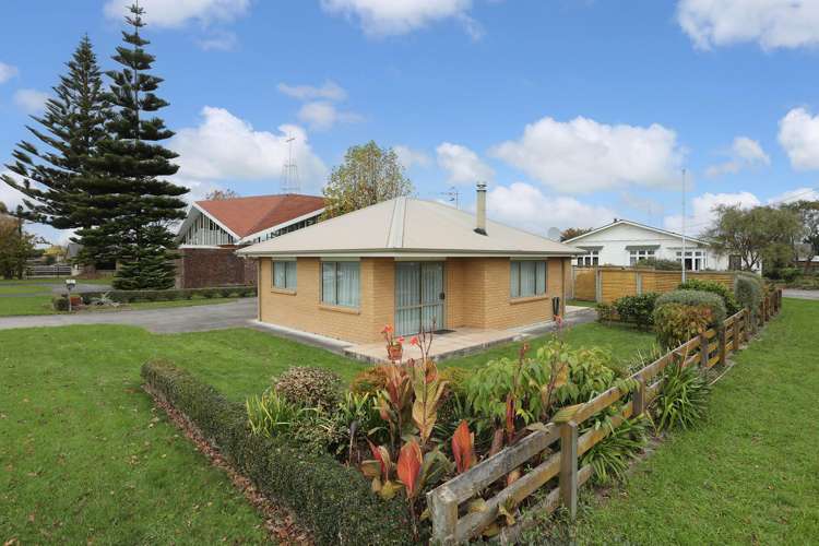 17 Johnson Street Bulls_10