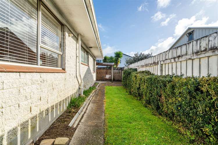 2/32 Opaheke Road Papakura_18
