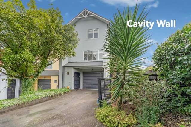 Bright Corner Unit with Cavity Wall – Must Sell!