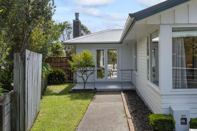 25 Beazley Avenue Paparangi_25