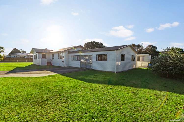 7 Montmere Avenue Te Atatu Peninsula_11