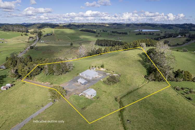 1043 Whananaki North Road Opuawhanga_1