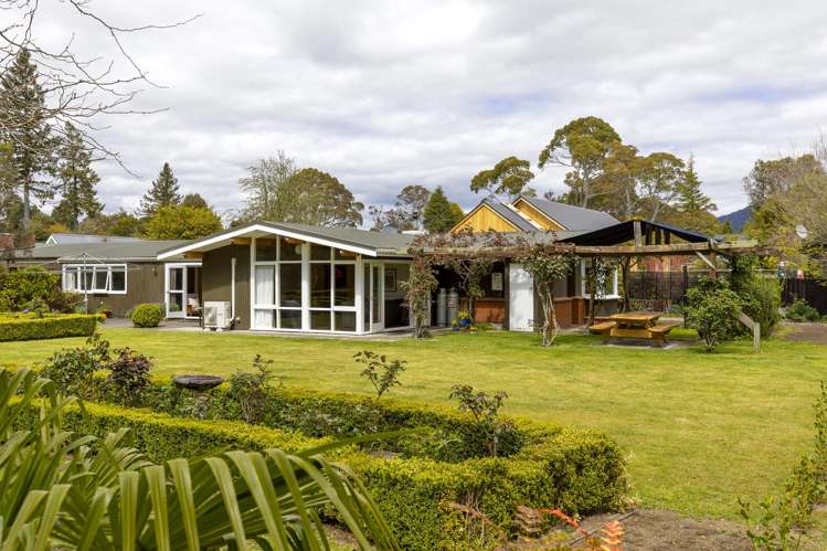 2/117 Taupahi Road Turangi_5