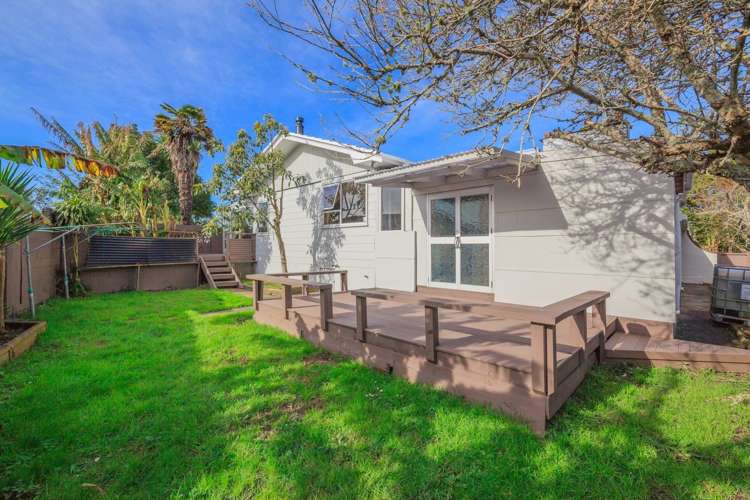 1 Surman Place Glen Eden_25