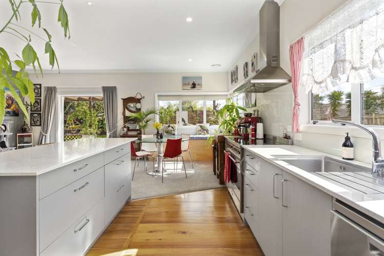 100 Macfarlane Street Hamilton East_8