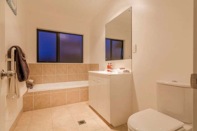 18 Whitbourne Heights Manurewa_18