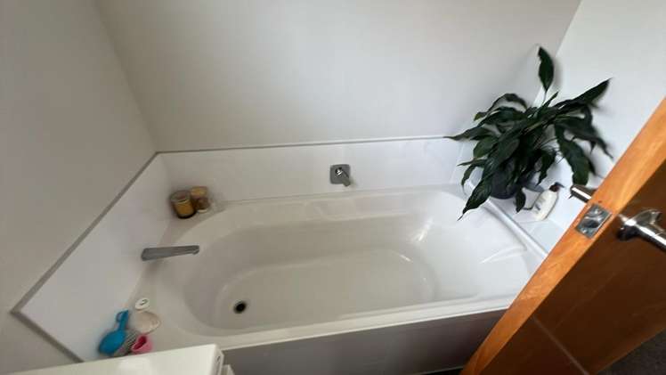 17B Russleigh Drive 1057_12