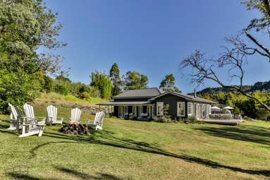 813 West Coast Road_1