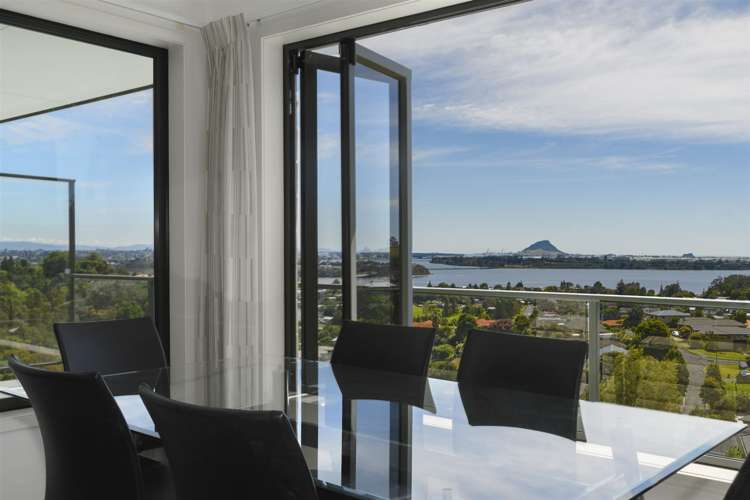 25 Aurora Avenue_0