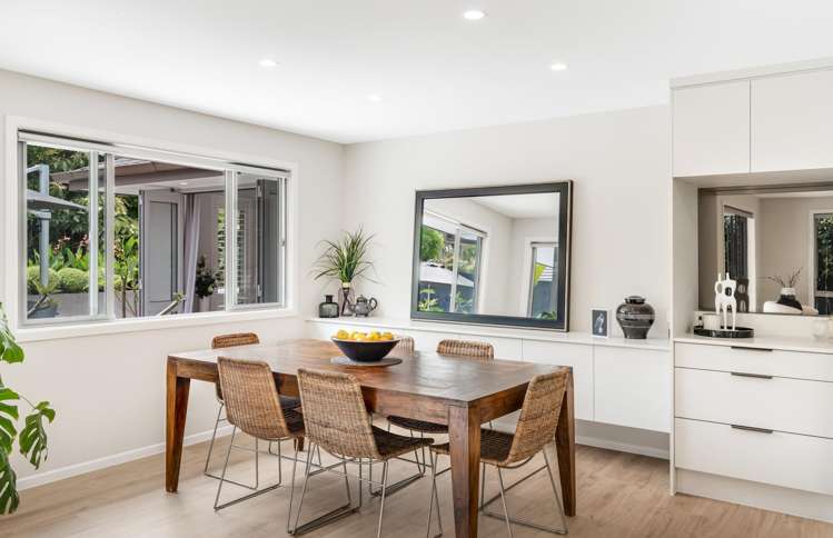 100 Beach Road Mellons Bay_15