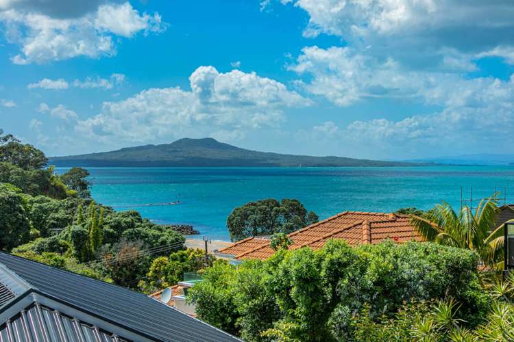 2/72 Beach Road Castor Bay_25