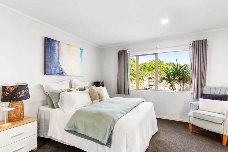 1/111 Seaview Road Glenfield_1