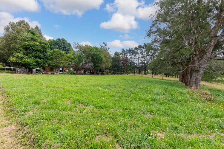 572 Pinnacle Hill Road Bombay_17