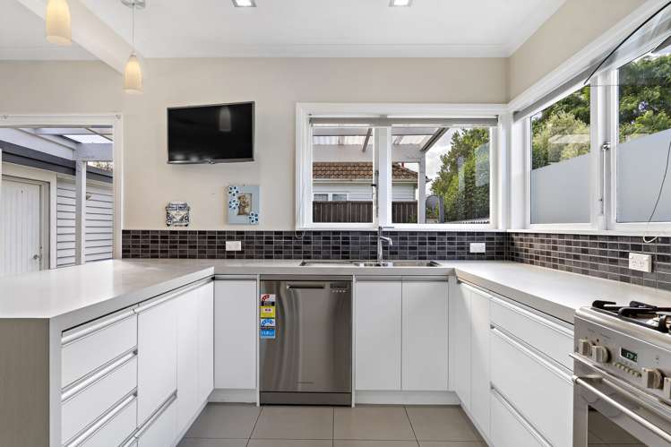 20 Vivian Street Solway_2