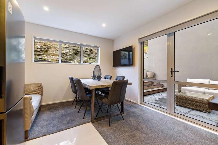 2B Vancouver Drive Queenstown_1