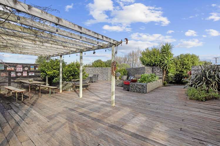 2071 South Road Otakeho_22