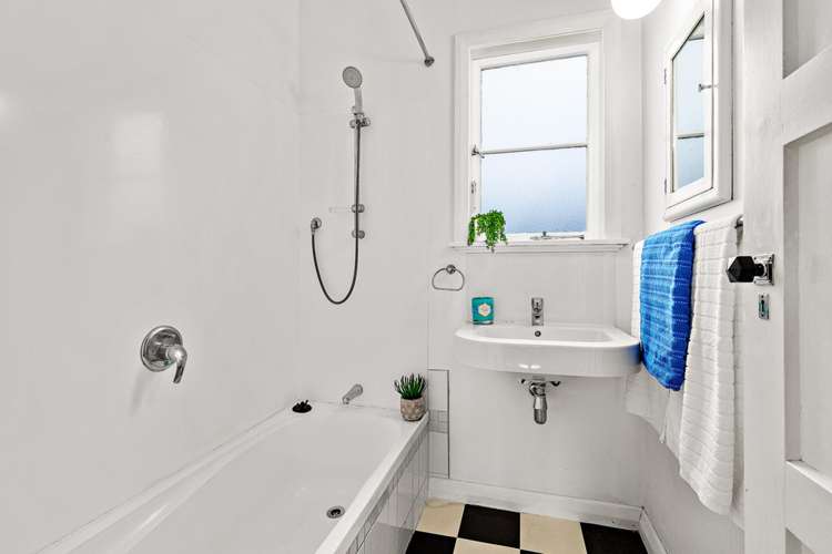 253 Lake Road Belmont_10