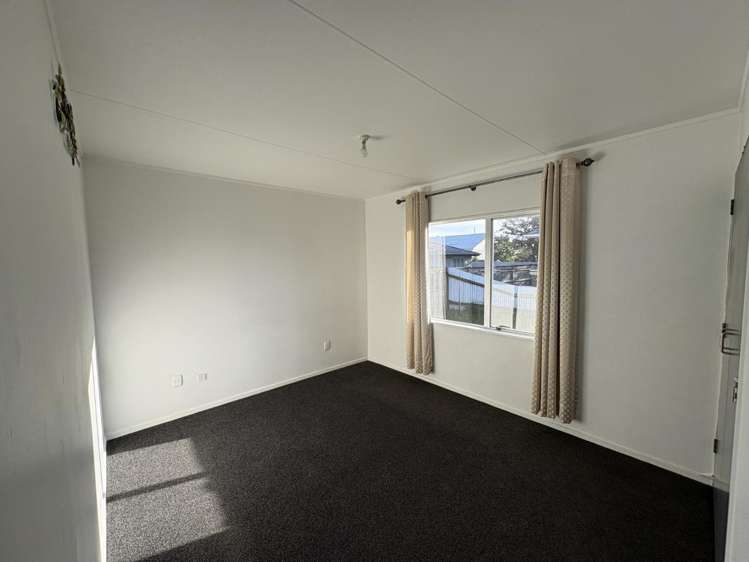 14 Guy Avenue 10516_3