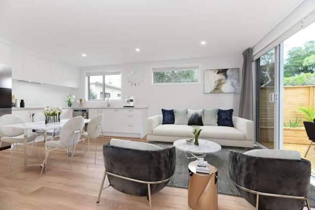 2/61 Glenview Road Glen Eden_3
