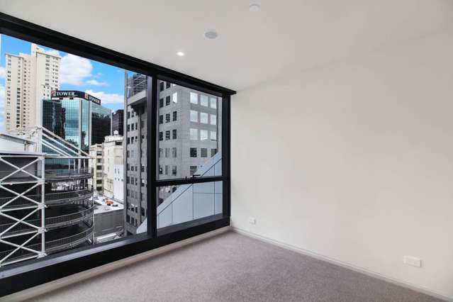 702/10 Commerce Street Auckland Central_4