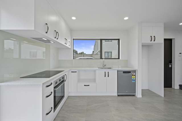 1/107 Porchester Road Papakura_4