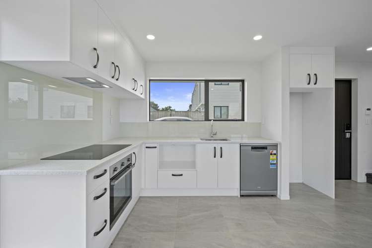1/107 Porchester Road Papakura_3